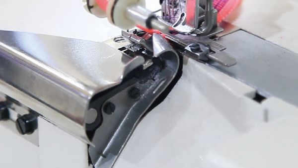 Dao xén bên phải tiện lợi